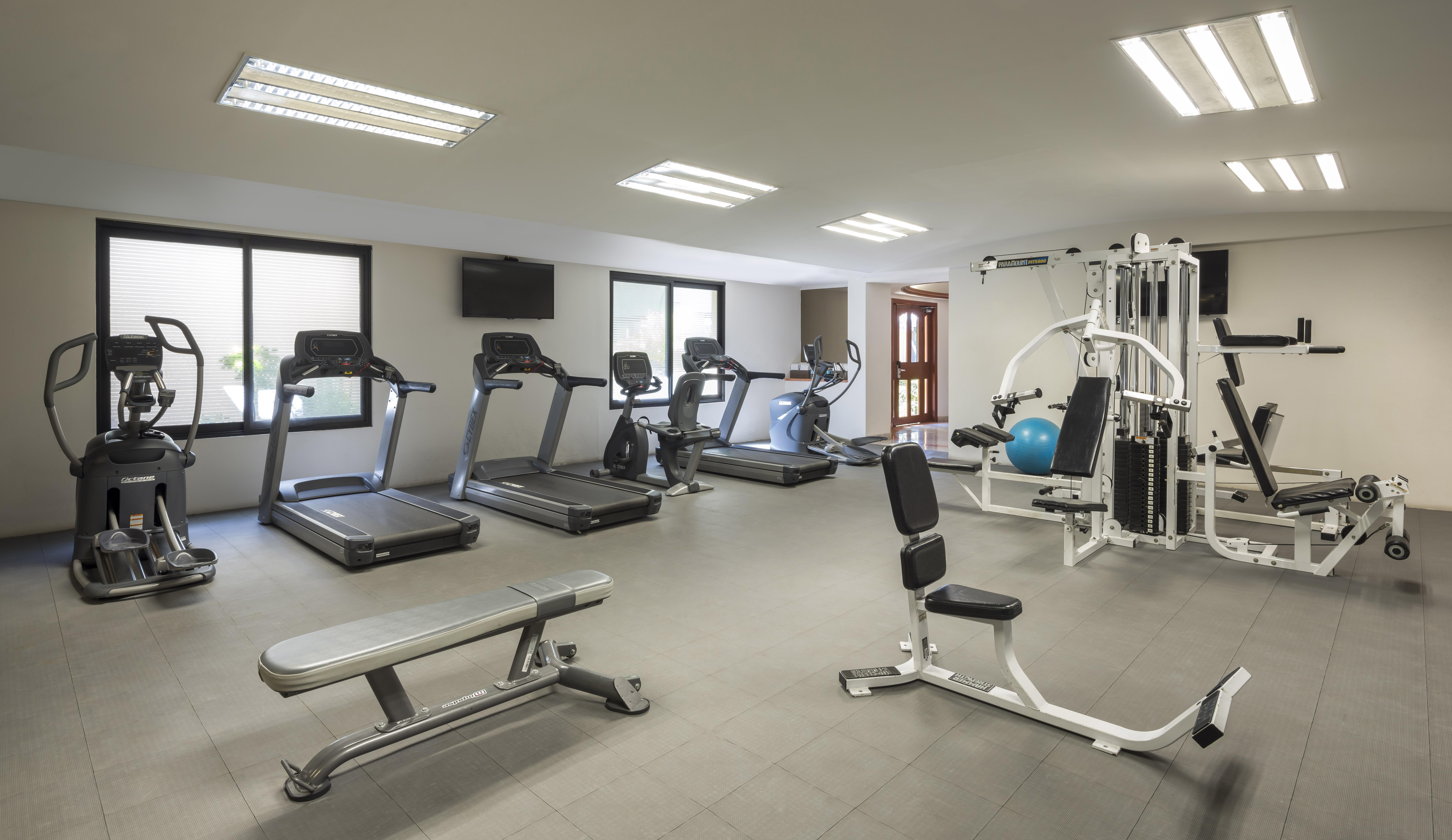 Camino Real Guadalajara Hotel Zapopan Eksteriør billede The gym at the hotel