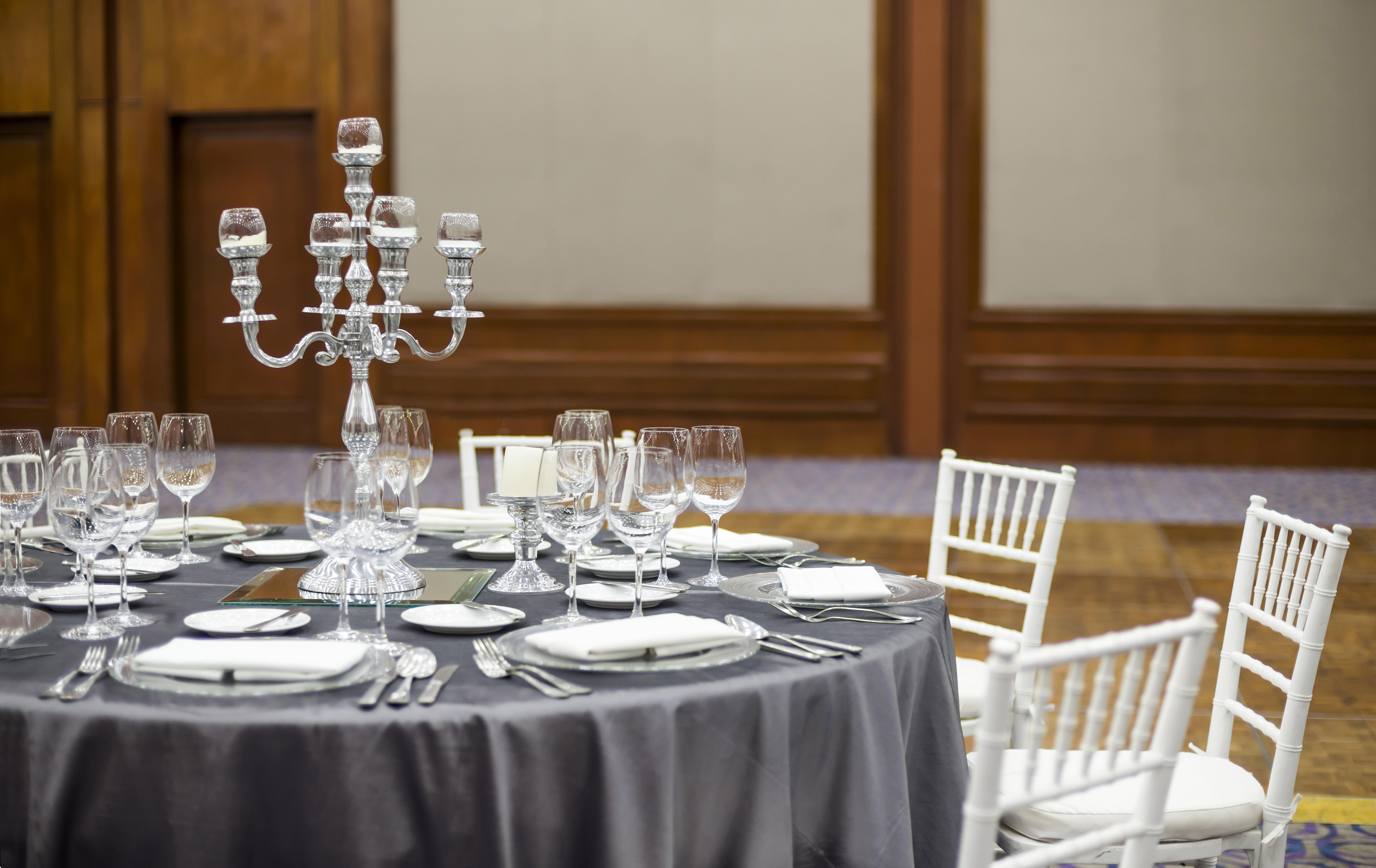 Camino Real Guadalajara Hotel Zapopan Eksteriør billede A table set for a formal dinner