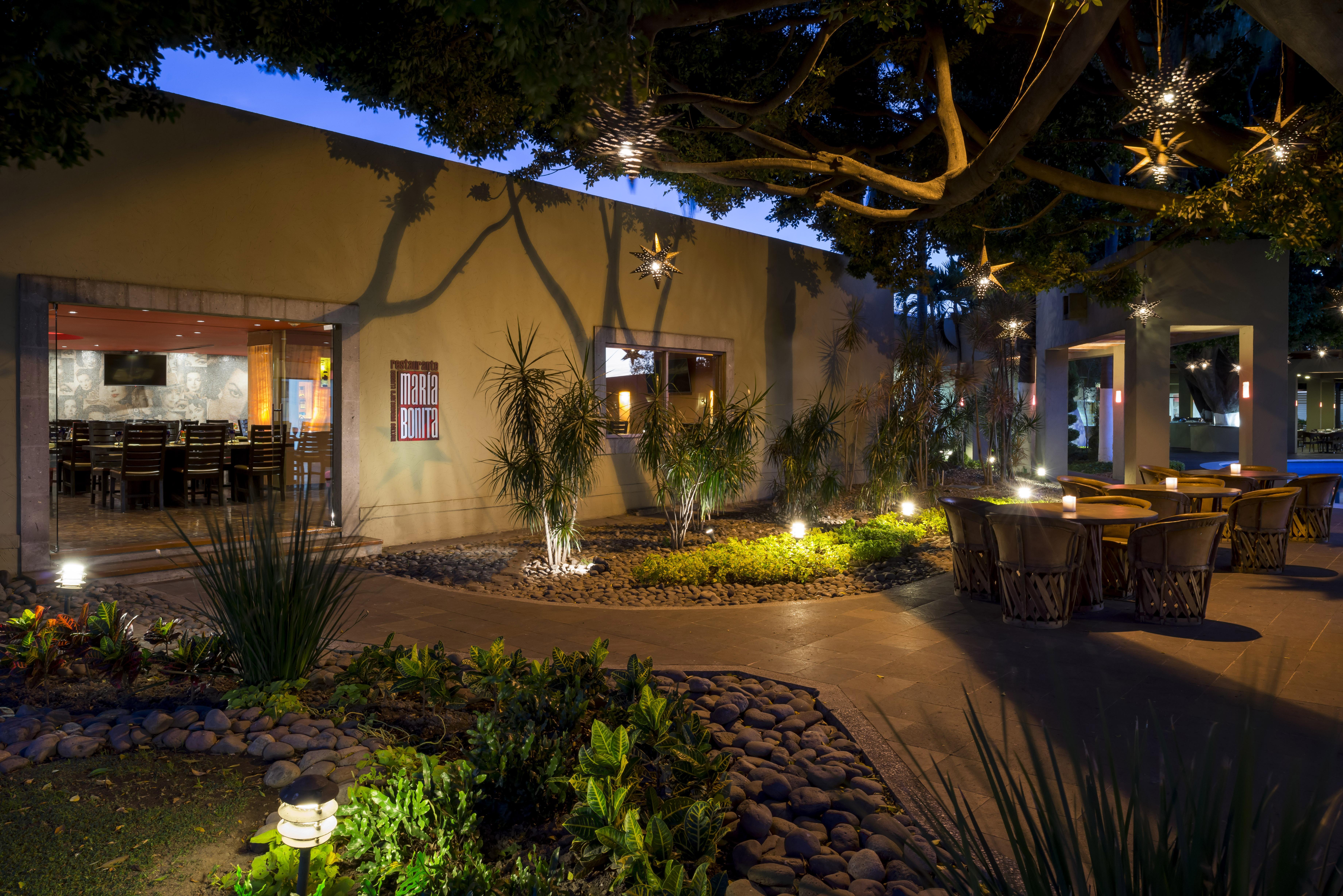 Camino Real Guadalajara Hotel Zapopan Eksteriør billede The patio at the Hotel Indigo Scottsdale