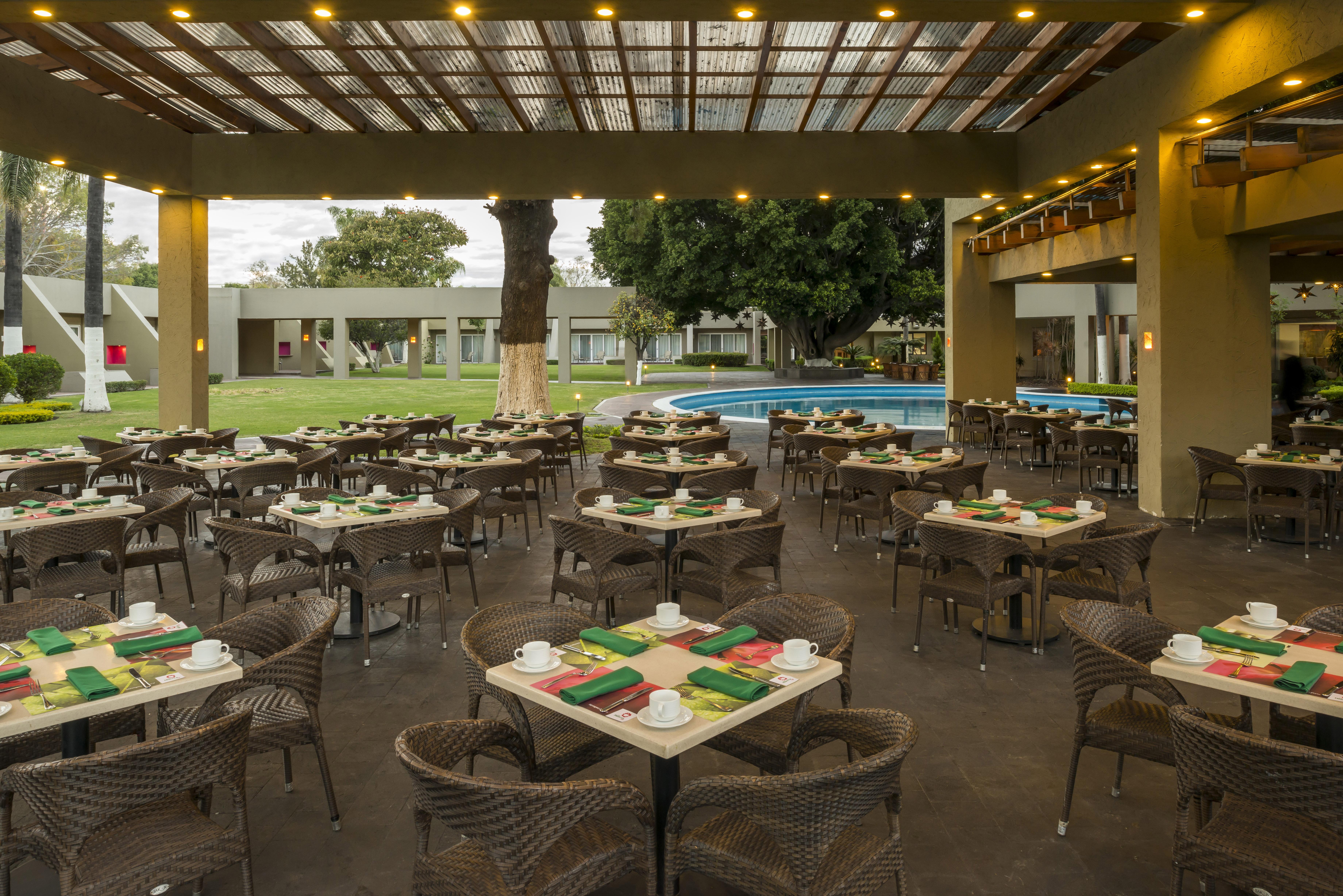 Camino Real Guadalajara Hotel Zapopan Eksteriør billede The restaurant at the hotel