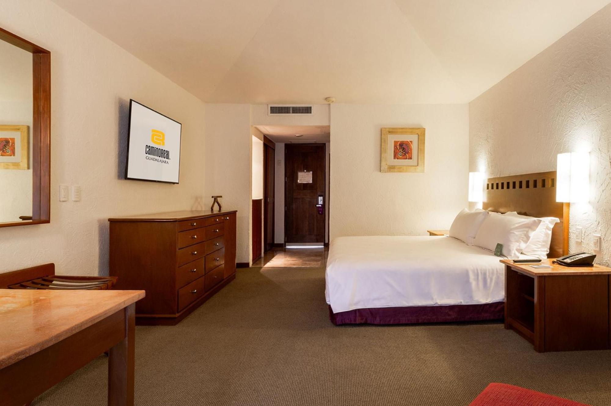 Camino Real Guadalajara Hotel Zapopan Eksteriør billede A room at the hotel