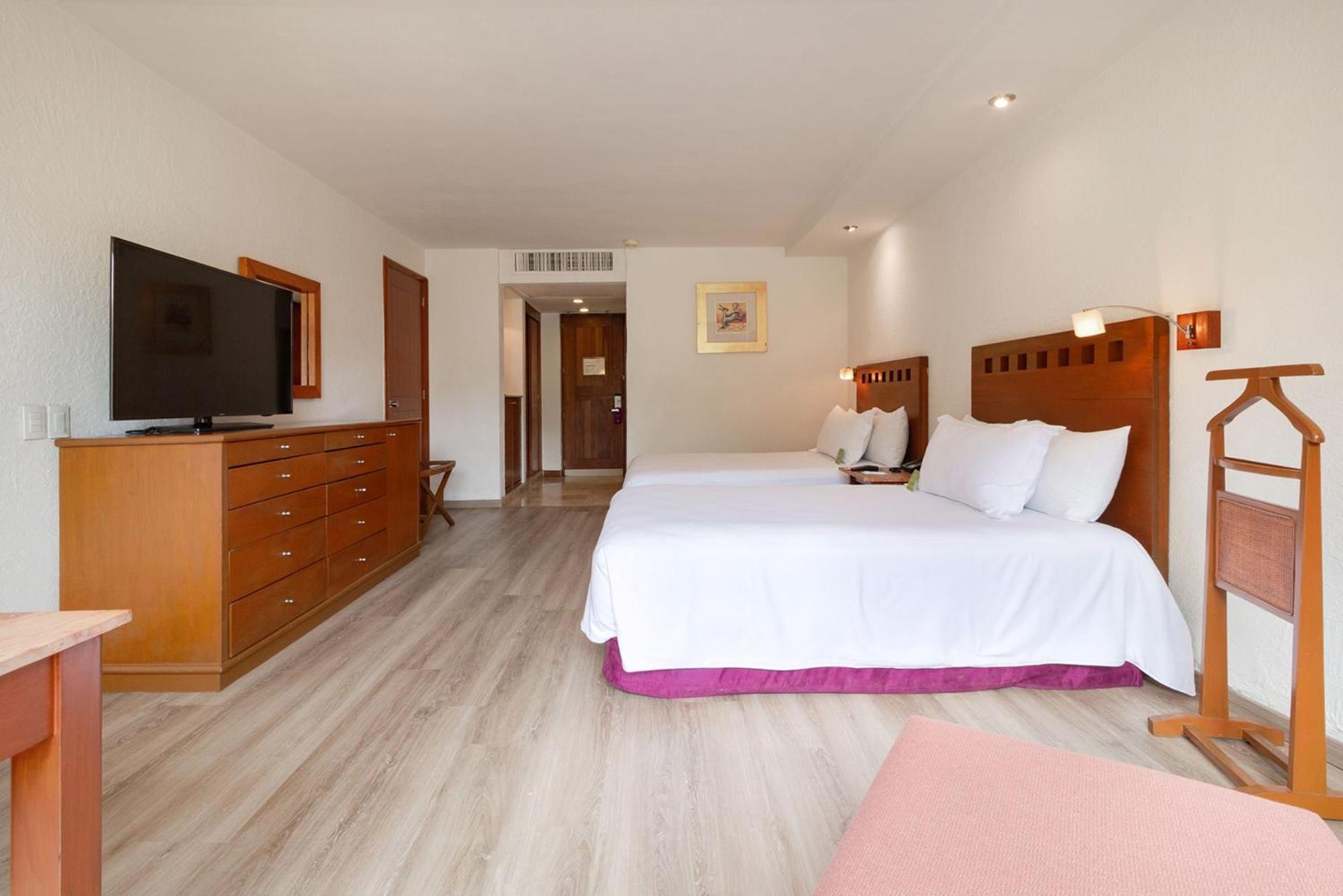 Camino Real Guadalajara Hotel Zapopan Eksteriør billede A room at the hotel