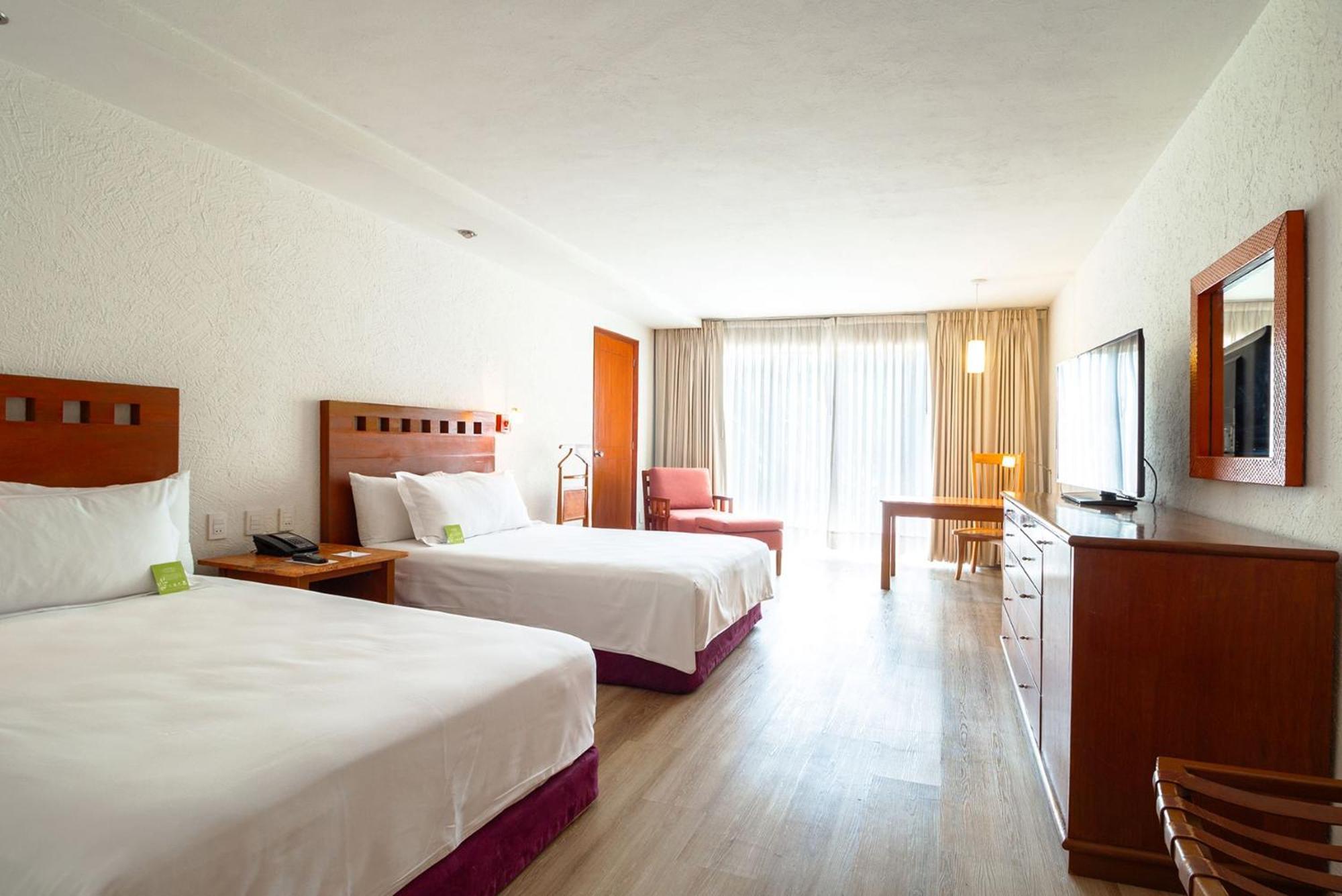Camino Real Guadalajara Hotel Zapopan Eksteriør billede A room at the hotel