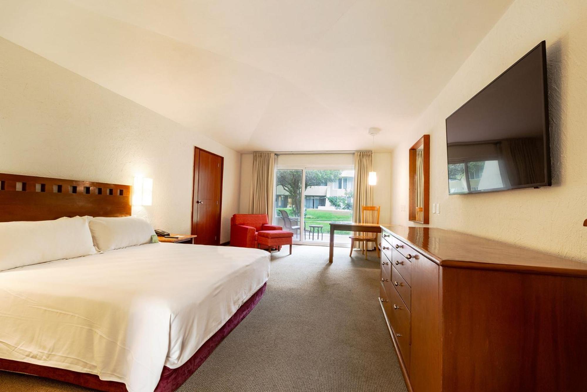 Camino Real Guadalajara Hotel Zapopan Eksteriør billede A room at the hotel