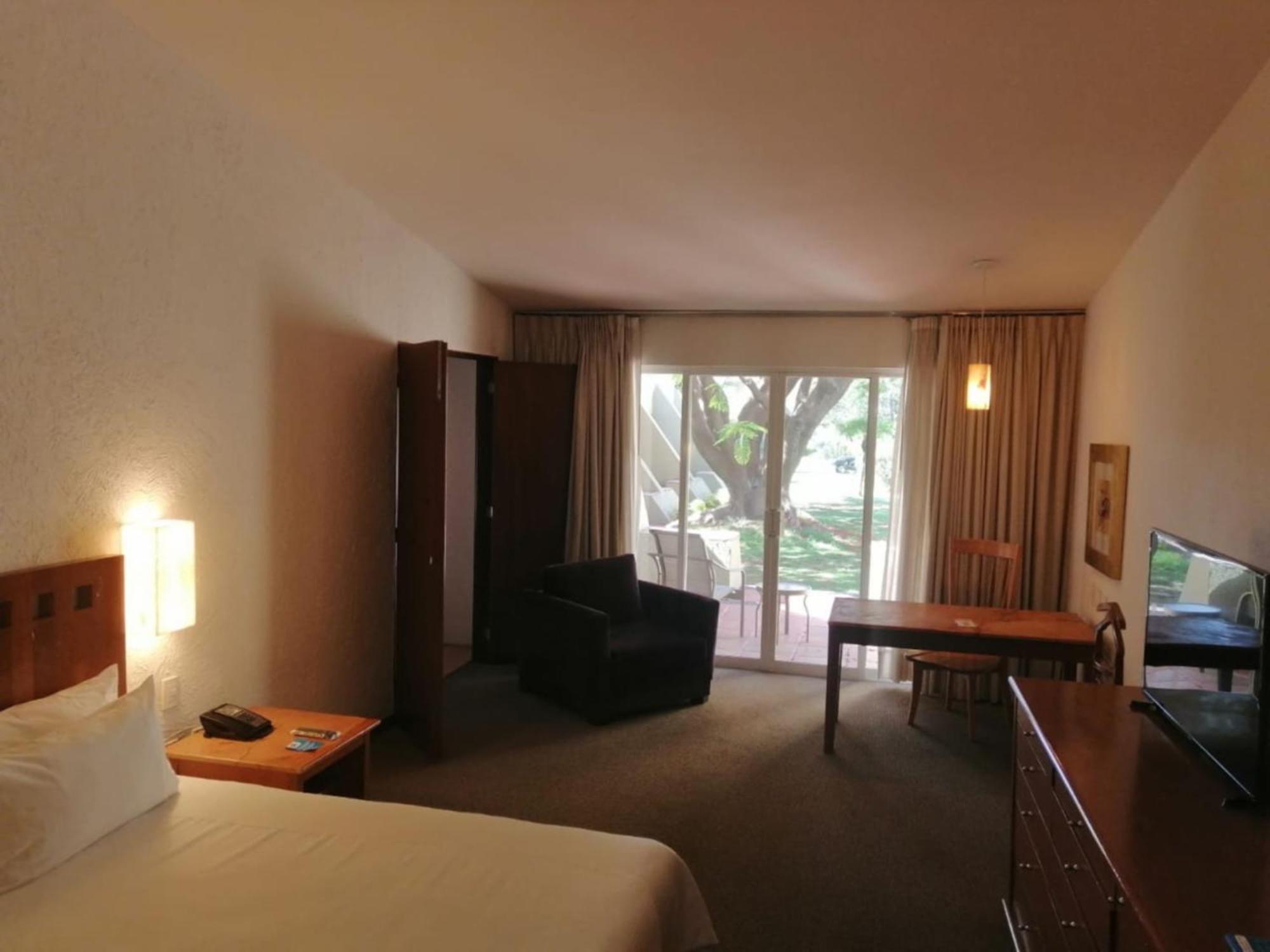 Camino Real Guadalajara Hotel Zapopan Eksteriør billede A room at the hotel